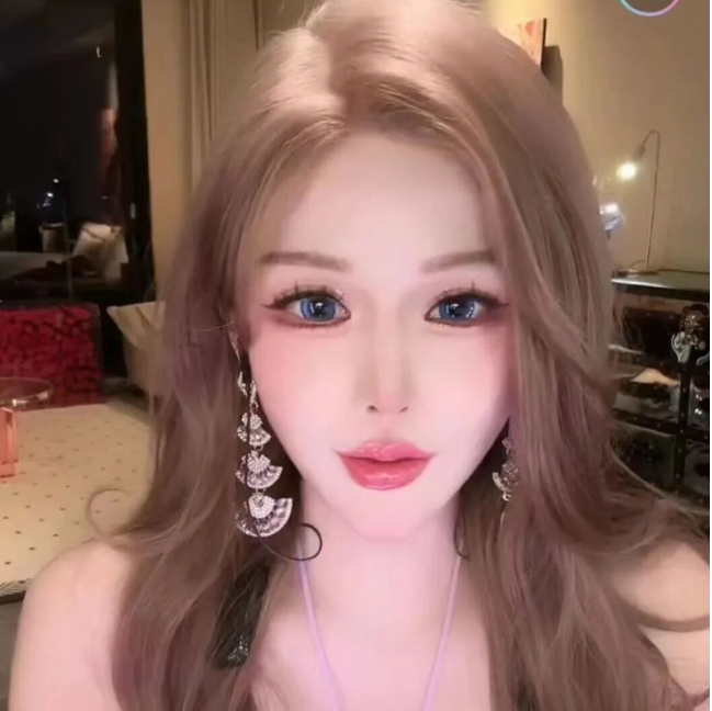 女主播直言擦边引来的都是屌丝！自己要“擦高级边”吸引有实力的人，网友：你说这话你笑没？