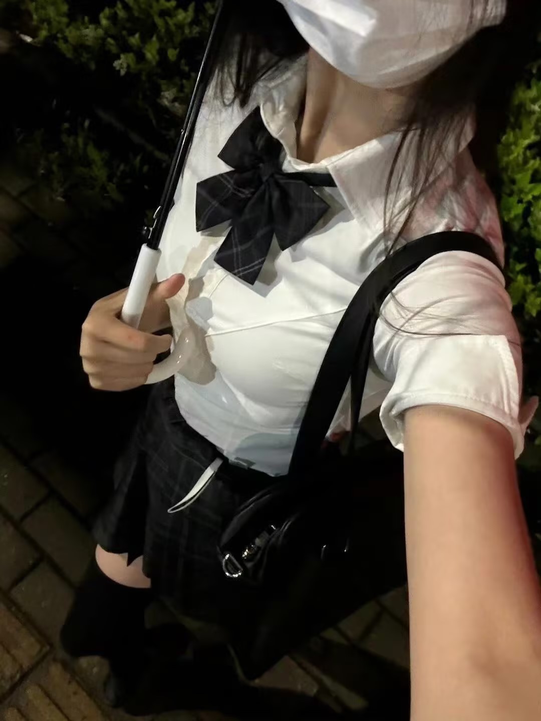 17吃瓜网官网:全网最快的吃瓜平台,给你前所未有的娱乐体验